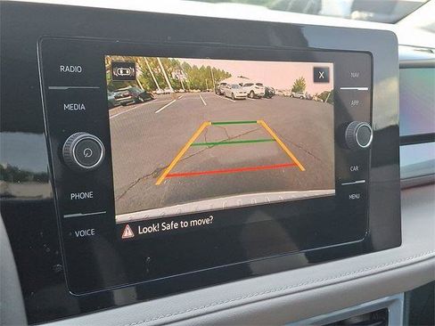 New 2025 Volkswagen Taos SEL image 15