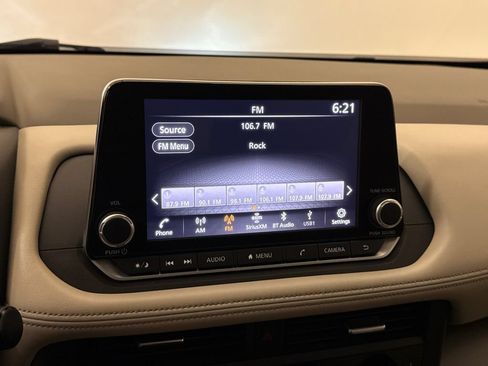 Used 2023 Nissan Rogue SV w/ SV Premium B Package FWD image 22