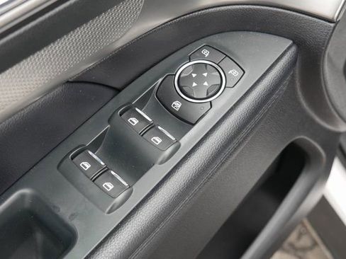 Used 2018 Ford Explorer XLT image 12