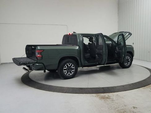 Used 2023 Nissan Frontier SV w/ SV Convenience Package RWD image 16
