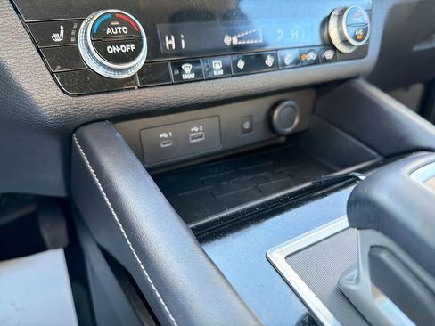 Used 2024 Mitsubishi Outlander SE image 29