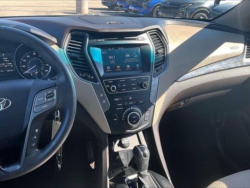 Used 2017 Hyundai Santa Fe Sport FWD image 9