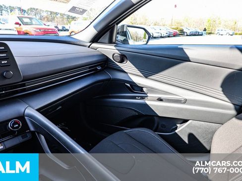 Used 2025 Hyundai Elantra Sport image 44