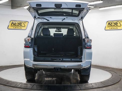 Used 2018 Toyota 4Runner TRD Off-Road Premium image 27