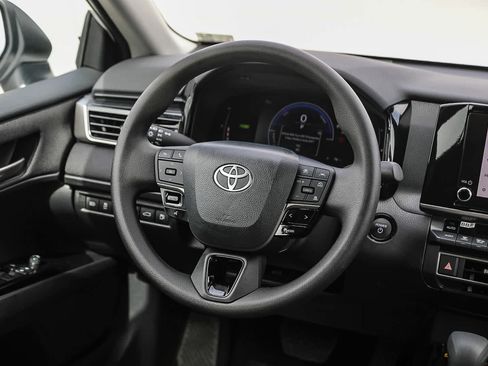 Used 2026 Toyota Camry LE w/ Convenience Package FWD image 19