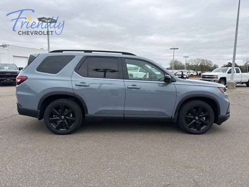 Used 2025 Honda Pilot Black Edition image 7
