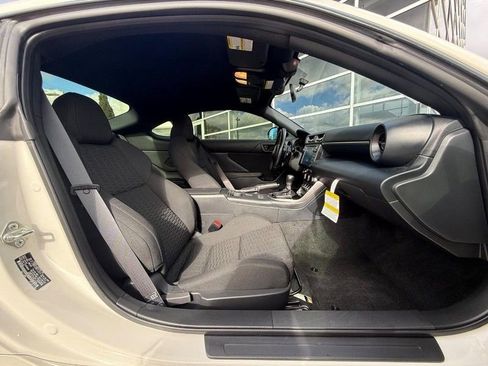 Used 2024 Toyota GR86 RWD image 10