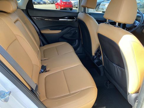 Used 2024 Kia Seltos EX AWD/4WD image 25