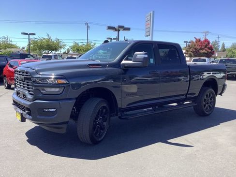 Used 2025 RAM 2500 Big Horn AWD/4WD image 5