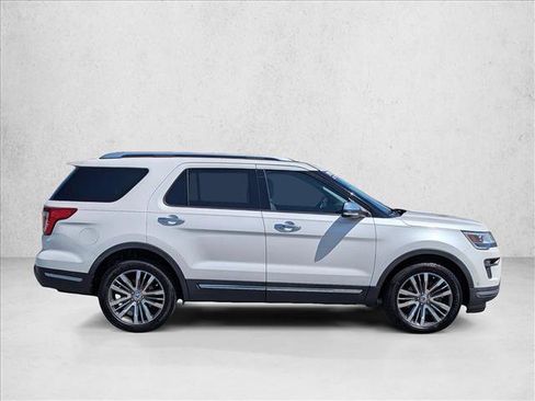 Used 2019 Ford Explorer Platinum AWD/4WD image 4