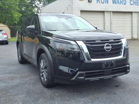 Used 2025 Nissan Pathfinder SV AWD/4WD image 28