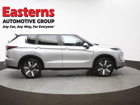 Used 2025 Mitsubishi Outlander SE AWD/4WD image 46
