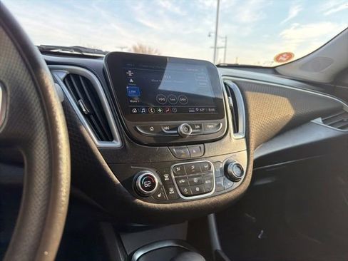 Used 2024 Chevrolet Malibu LT image 29