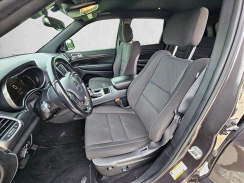 Used 2020 Jeep Grand Cherokee Laredo RWD image 17