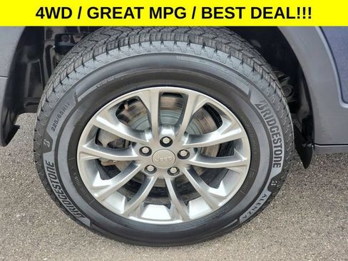 Used 2020 Jeep Cherokee Latitude Plus w/ Cold Weather Group AWD/4WD image 6