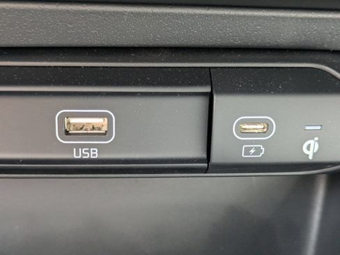 Used 2025 Kia Niro EX Touring FWD image 23
