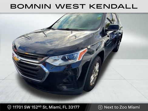Used 2020 Chevrolet Traverse LS image 2