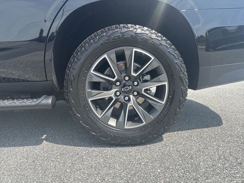 Certified 2024 Chevrolet Tahoe Z71 w/ Luxury Package AWD/4WD image 33