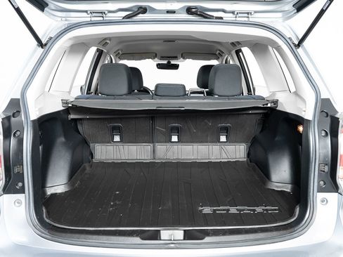 Used 2018 Subaru Forester 2.5i w/ Alloy Wheel Package image 19