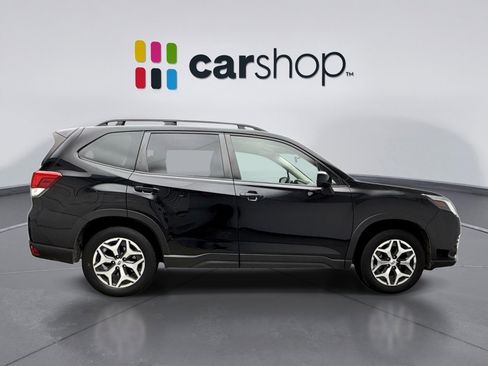 Used 2023 Subaru Forester Premium image 6