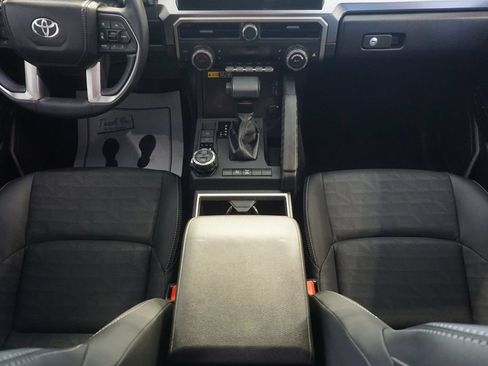 Used 2025 Toyota 4Runner TRD Off-Road Premium AWD/4WD image 33