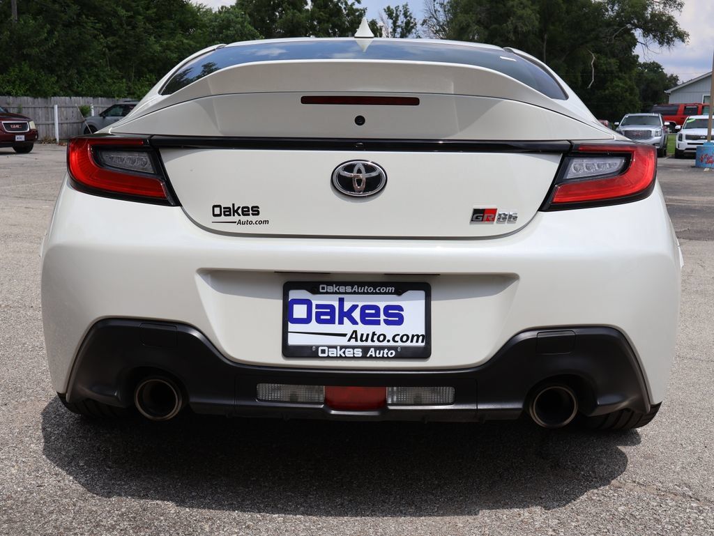 Used 2025 Toyota GR86 Premium w/ ALL Weather Mat Package (TMS) RWD image 6