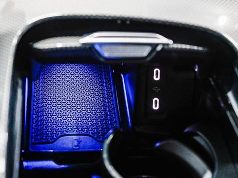 Used 2025 Mercedes-Benz GLC 300 image 22