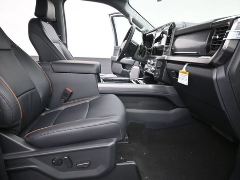 New 2026 Ford F250 Lariat w/ Black Appearance Package AWD/4WD image 24