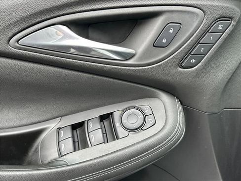 Certified 2022 Buick Encore GX Essence w/ Experience Buick Package FWD image 21