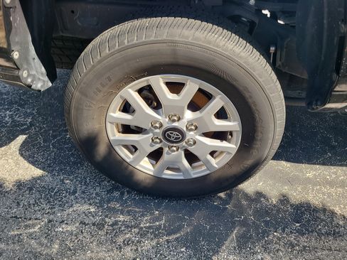 Used 2024 Toyota Tacoma SR5 RWD image 7