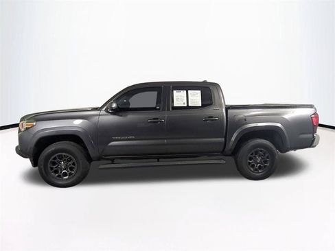 Used 2018 Toyota Tacoma SR5 RWD image 8