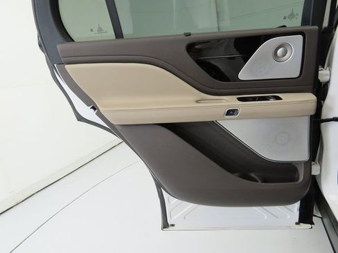 Used 2023 Lincoln Aviator Reserve w/ Equipment Group 201A image 25