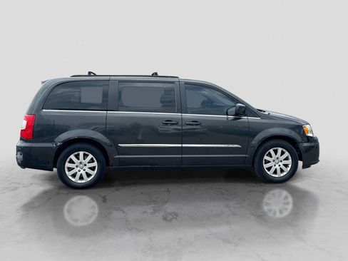 Used 2012 Chrysler Town & Country Touring w/ Entertainment Group #1 FWD image 6