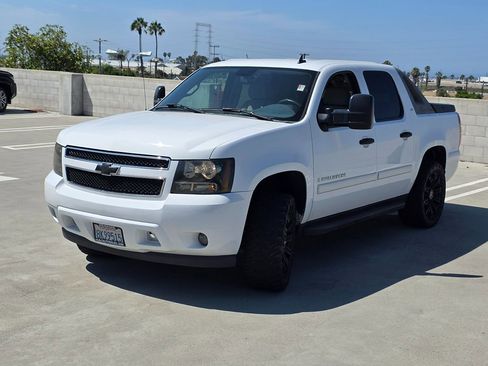 Used 2007 Chevrolet Avalanche LS image 3
