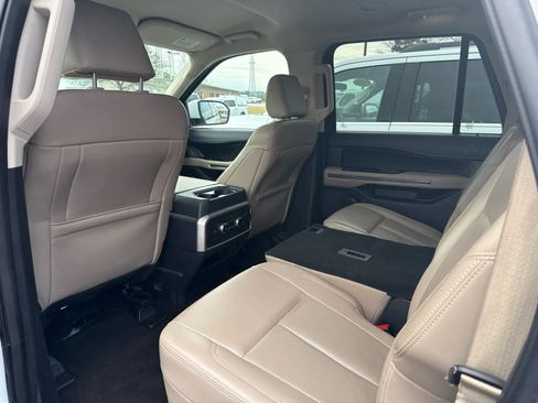 Used 2023 Ford Expedition Max XLT image 19
