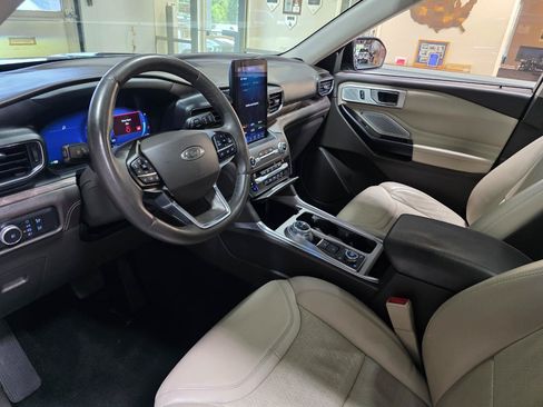 Used 2020 Ford Explorer Platinum w/ Premium Technology Package AWD/4WD image 15