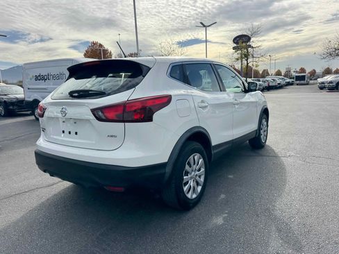 Used 2018 Nissan Rogue Sport S image 7