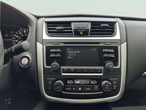 Used 2016 Nissan Altima 2.5 SV FWD image 11