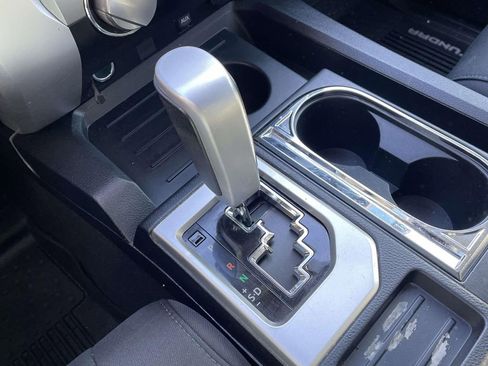 Used 2018 Toyota Tundra SR5 w/ SR5 Upgrade Package image 30