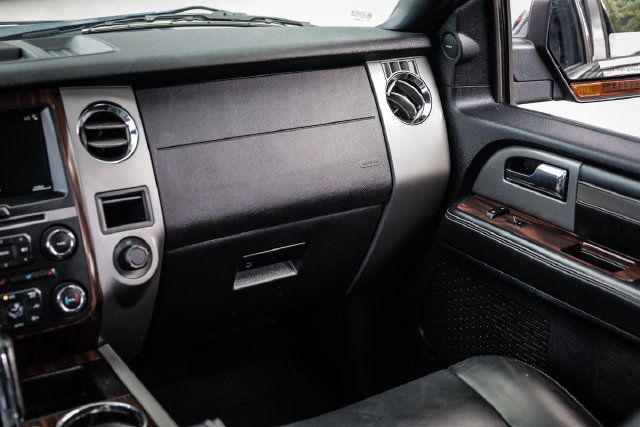 Used 2017 Ford Expedition Platinum AWD/4WD image 24