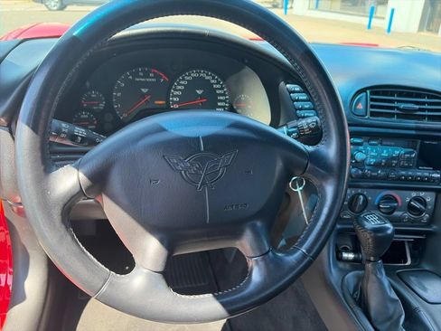 Used 1999 Chevrolet Corvette Coupe RWD image 14