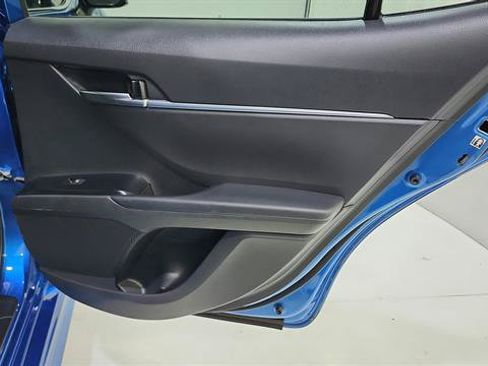Used 2019 Toyota Camry SE FWD image 30
