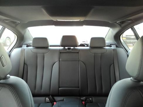 Used 2019 BMW 530i w/ Convenience Package RWD image 35