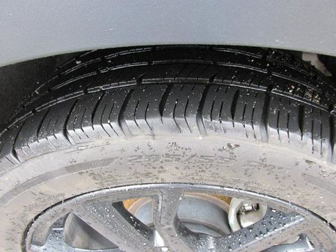 Used 2023 Nissan Kicks SR image 8