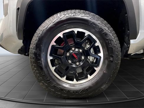 Used 2025 Toyota Tacoma TRD Off-Road w/ TRD Off Road Upgrade Package image 9