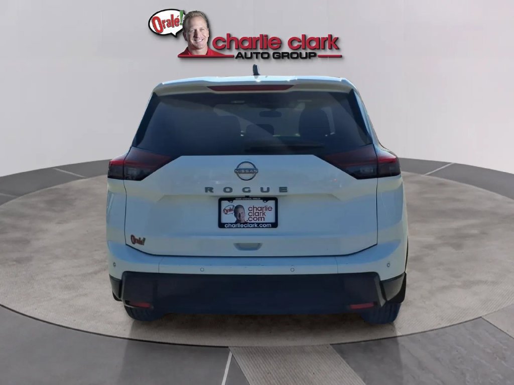 Used 2024 Nissan Rogue S FWD image 4