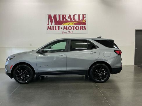 Used 2024 Chevrolet Equinox LS w/ LS Convenience Package AWD/4WD image 2