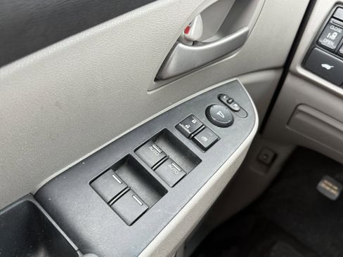 Used 2011 Honda Odyssey EX-L image 25