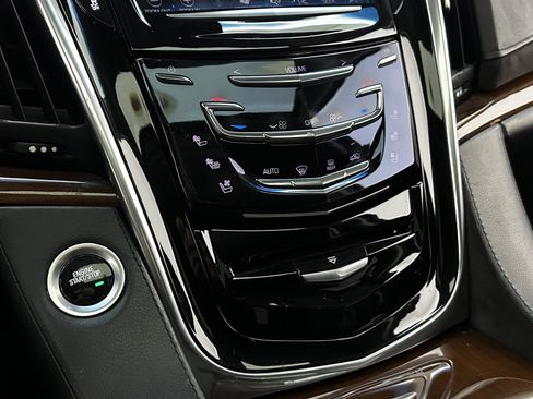Used 2019 Cadillac Escalade Luxury image 18