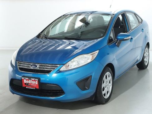 Used 2013 Ford Fiesta SE image 4